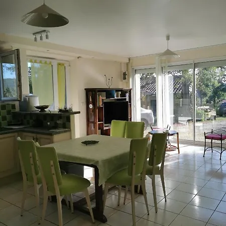 Dans Maison Individuelle Appartement